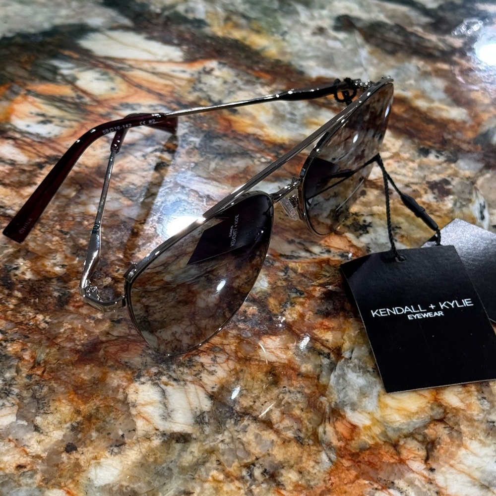KENDALL & KYLIE NEW Cat Eye Sunglasses 100% UV Protection Jenner $150 - Picture 6 of 13
